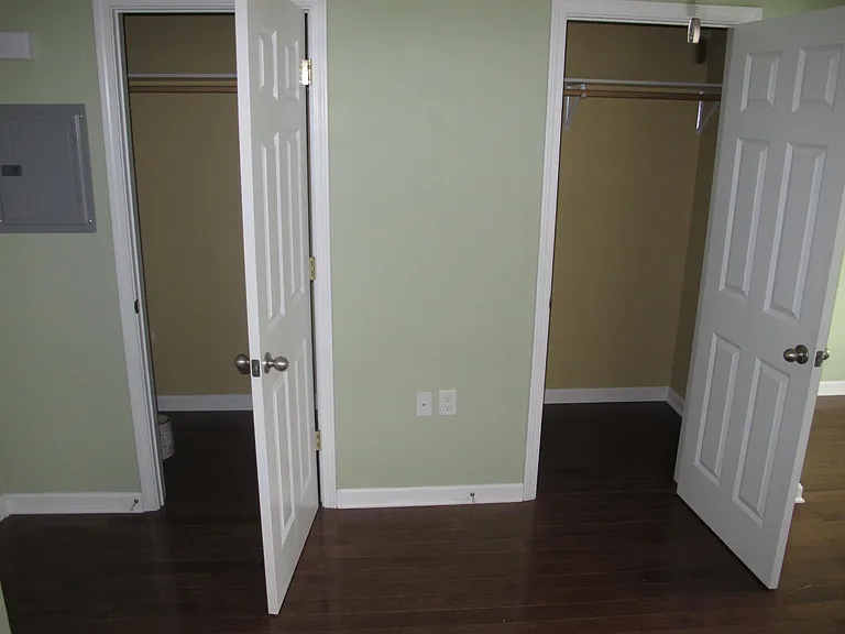 45 Vick Park #10 — Photo 8