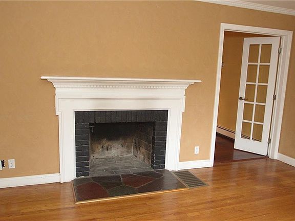 5th image of 7 Woodside Ave