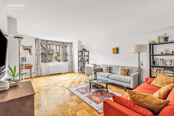 Sold by Sotheby's International Realty | media 1