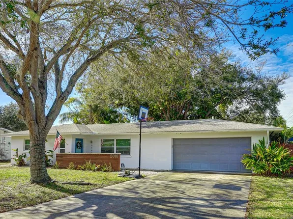 2010 HYDE PARK CIRCLE, SARASOTA, FL 34239