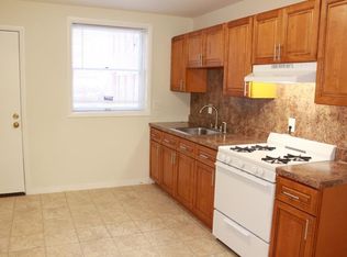 11 Putnam St APT 1R, Somerville, MA 02143