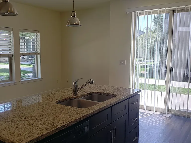 1530 W Ann Taylor St #N — Photo 30