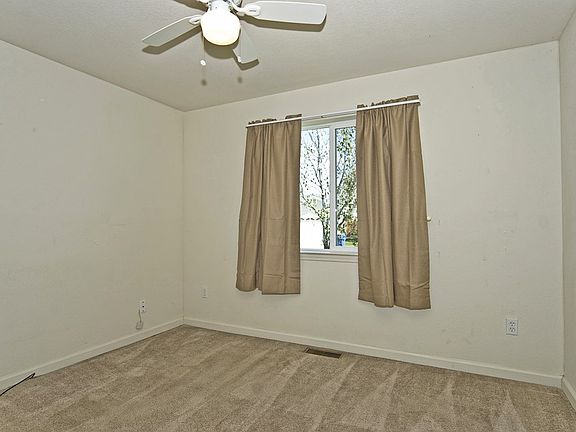 5th image of 1327 Chichester Dr