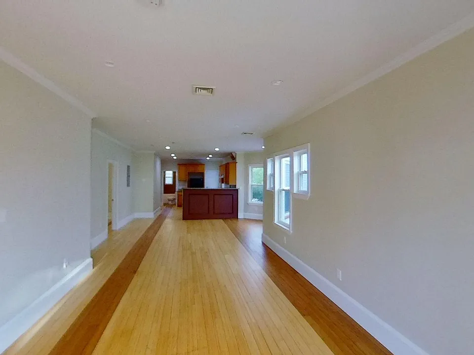 9 Landor Rd
