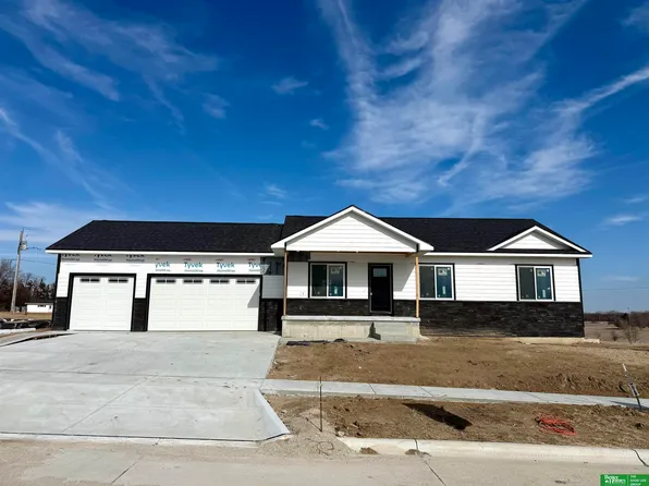 300 Jo Ln, McCool Junction, NE 68401