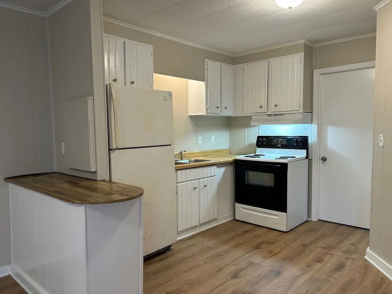1403 Donahue Ferry Rd — Photo 5