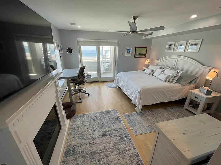 1703 Beach Ter #4N — Photo 12