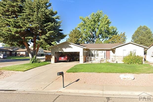 1st image of 5 Pennwood Ln