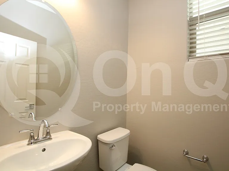 5742 W Raymond St — Photo 14