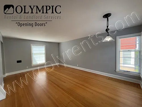 1009 Columbia St SW Photo 1