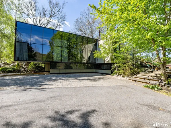 47 Still River Dr, New Milford, CT 06776