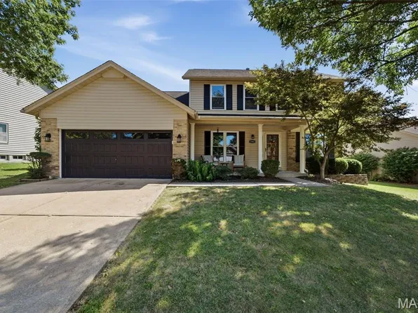 1042 Remington Oaks Ct, Fenton, MO 63026