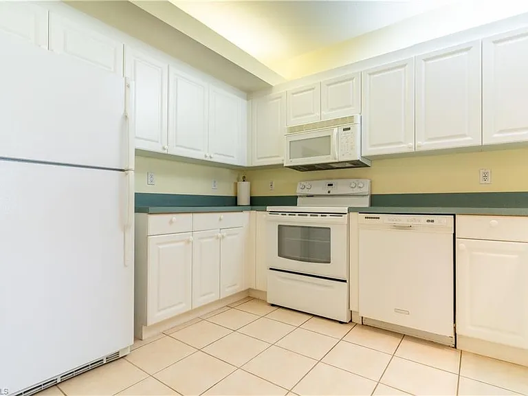 10910 Santa Margherita Rd #102 — Photo 12