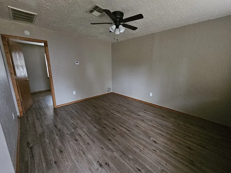1208 NW Dearborn Ave #C — Photo 3