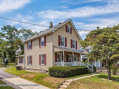 22 Monmouth Rd, Oakhurst, NJ, 07755