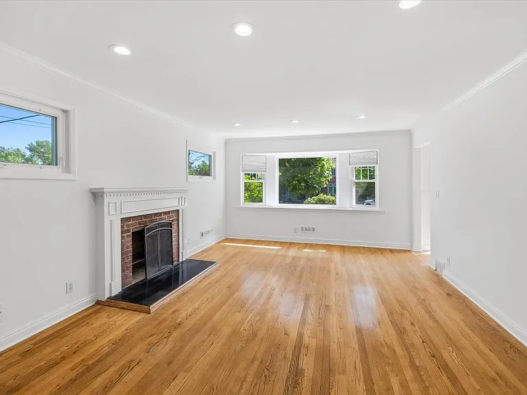 101 Pershing Rd — Photo 5