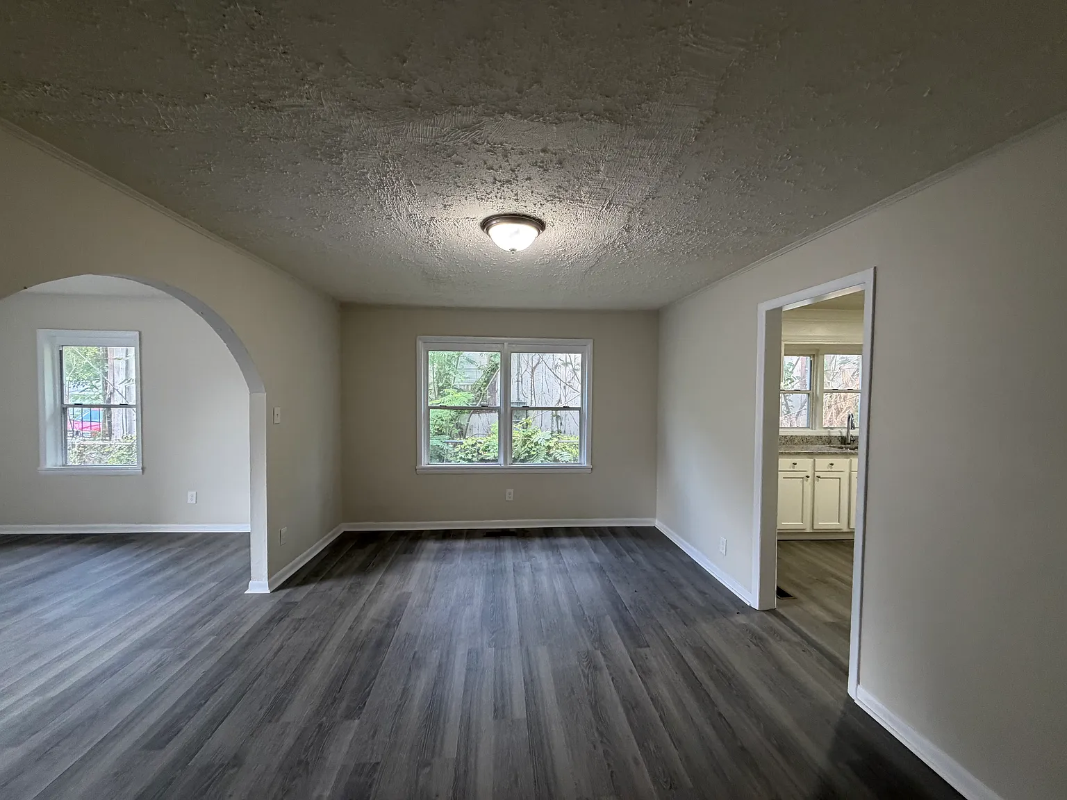 4 bed, 1434 sqft, $1,300 — Photo 3