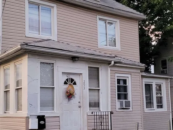 293 E Columbia Street, Hempstead, NY 11550