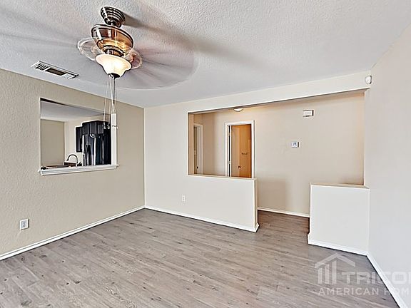 4th image of 10106 Sungate Park