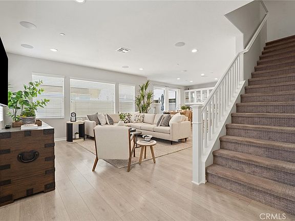 5th image of 250 W Ridgewood