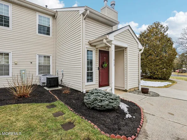 413 Yorkshire Place, Morganville, NJ 07751