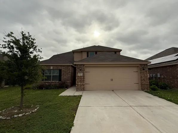 942 1st St, Sanger, TX 76266