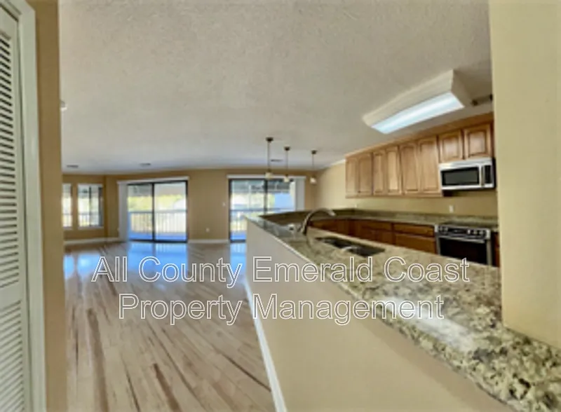2 bed, 2.0 bath, 1235 sqft, $1,900 — Photo 2