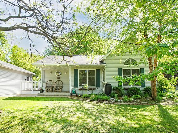 Wonderful Maplewood home!