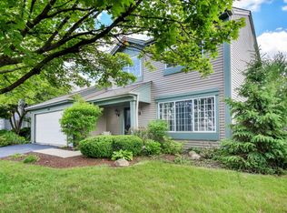 1140 Scarlet Oak Cir, Aurora, IL 60506