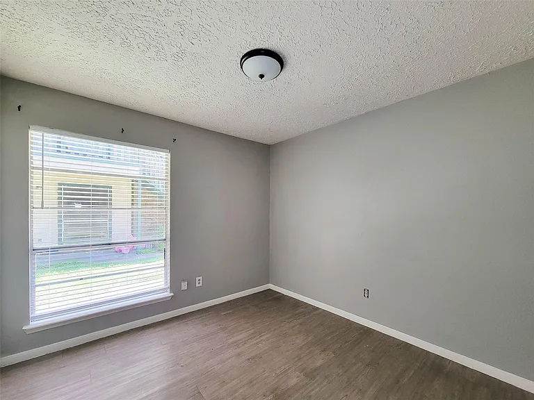 13611 Ravensway Dr #B — Photo 26