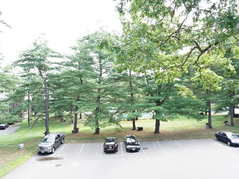4 Autumn Leaf Dr #21 — Photo 25