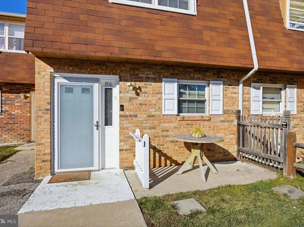 86 La Cascata, Clementon, NJ 08021