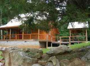 733 S Main St, Byrdstown, TN 38549