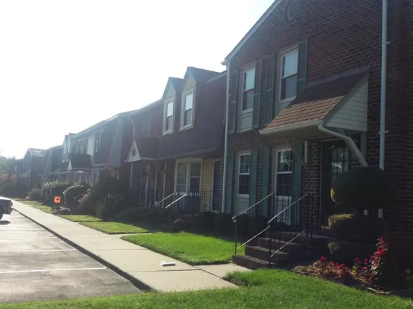 50 Charles Parish Dr, Poquoson, VA 23662