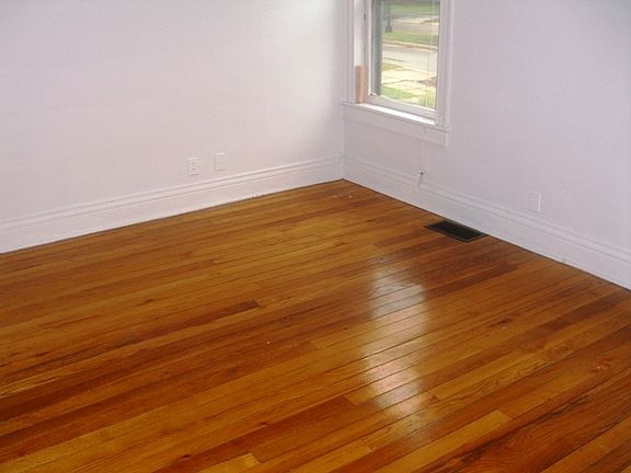 5th image of 213 N River St APT 3