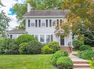 2 Inness Pl, Glen Ridge, NJ 07028
