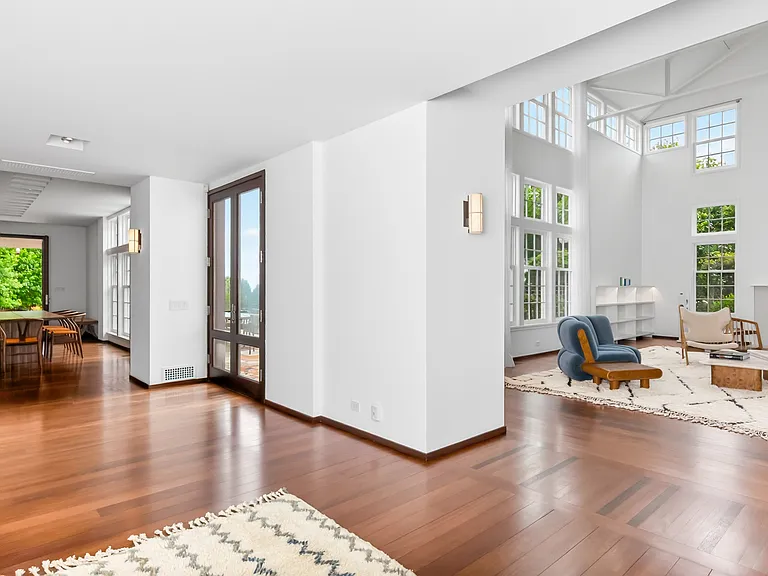 53 Bay Ave — Photo 25