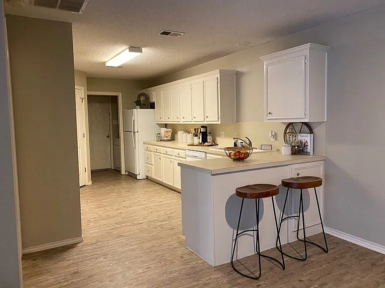 8234 Raleigh Ave — Photo 9