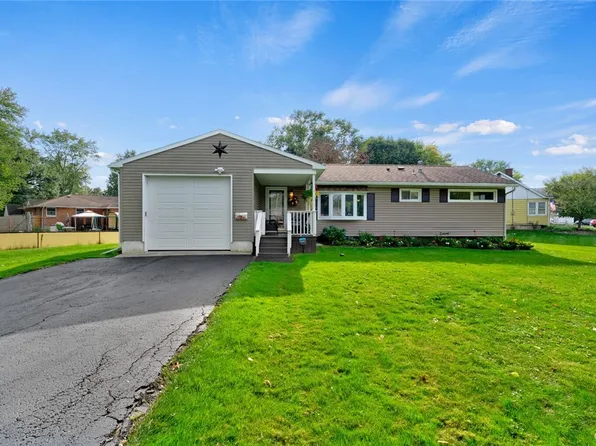 201 Fay Ln, Minoa, NY 13116