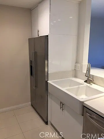 2 bed, 1.0 bath, 924 sqft, $3,000 — Photo 2