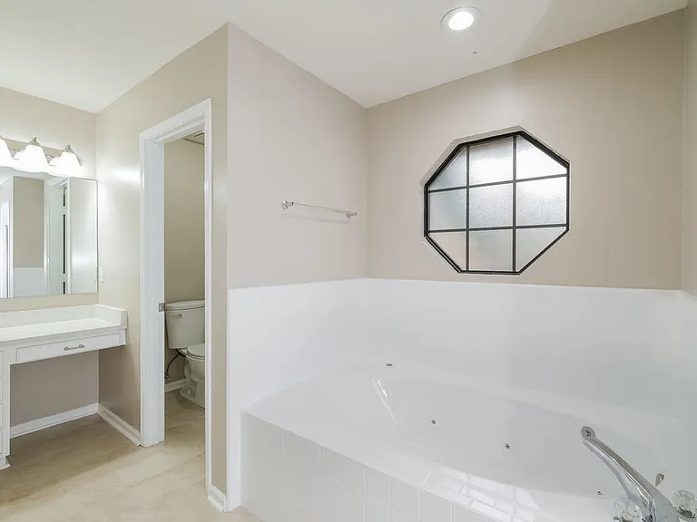 1590 Rain Bird Ct — Photo 10
