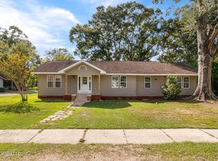 301 Dozier St, Picayune, MS 39466