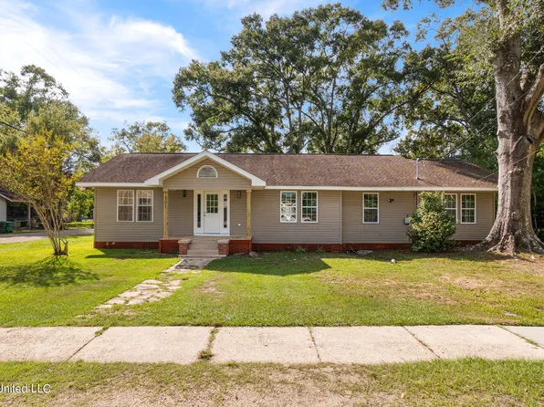 301 Dozier St, Picayune, MS 39466