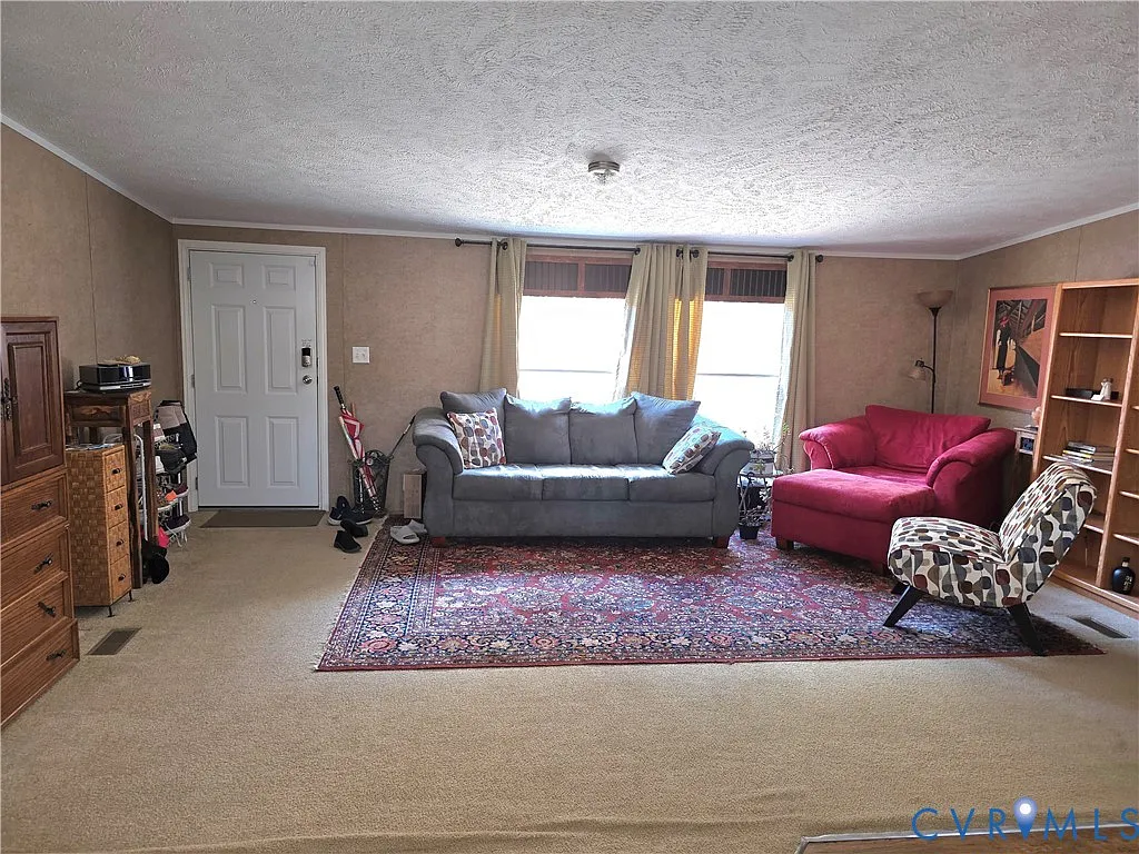 4 bed, 3.0 bath, 2001 sqft, $2,500 — Photo 4