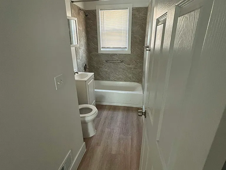 13723 Mapleridge St #1 — Photo 4