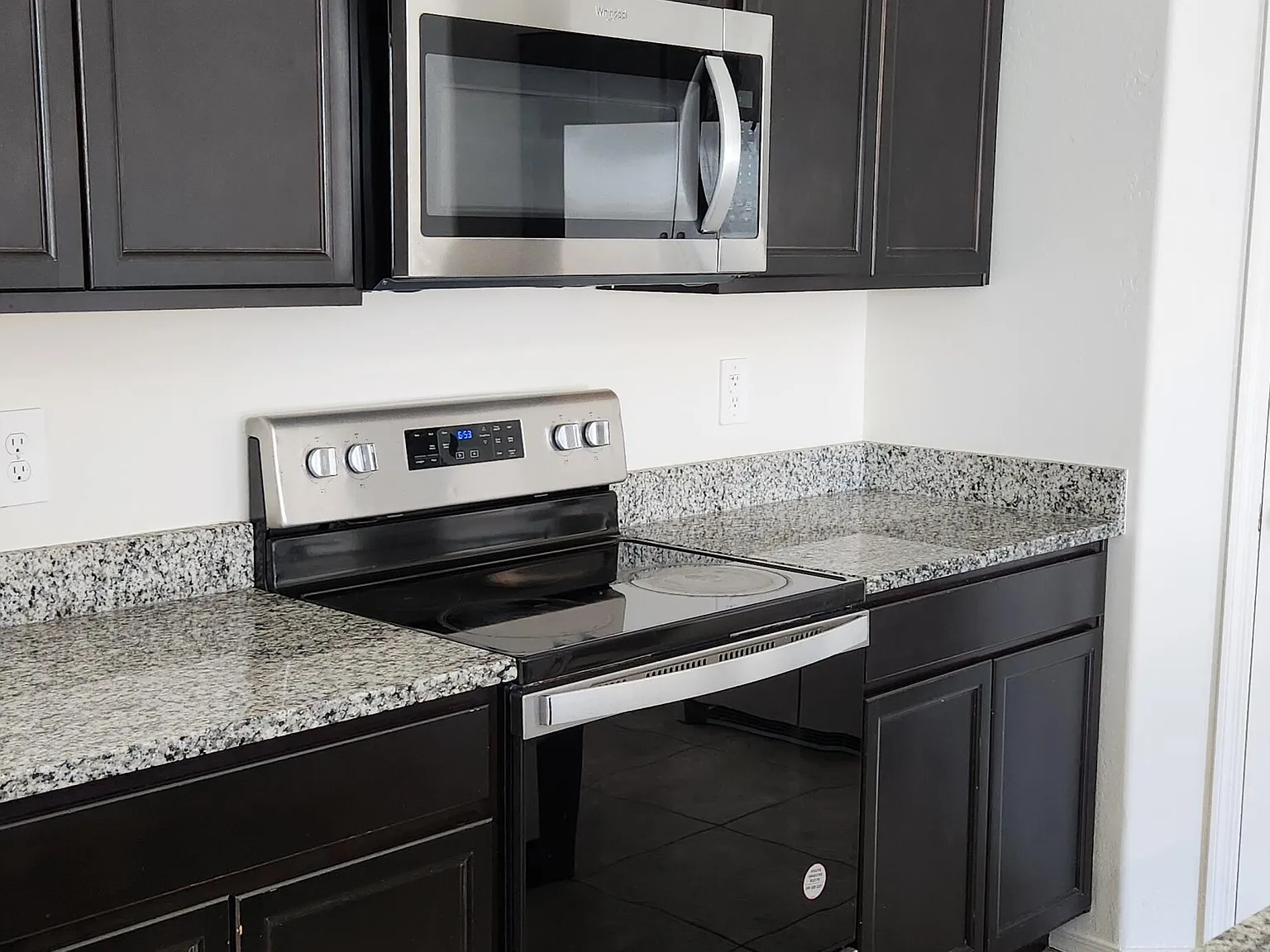3 bed, 2.0 bath, 1571 sqft, $1,675 — Photo 4