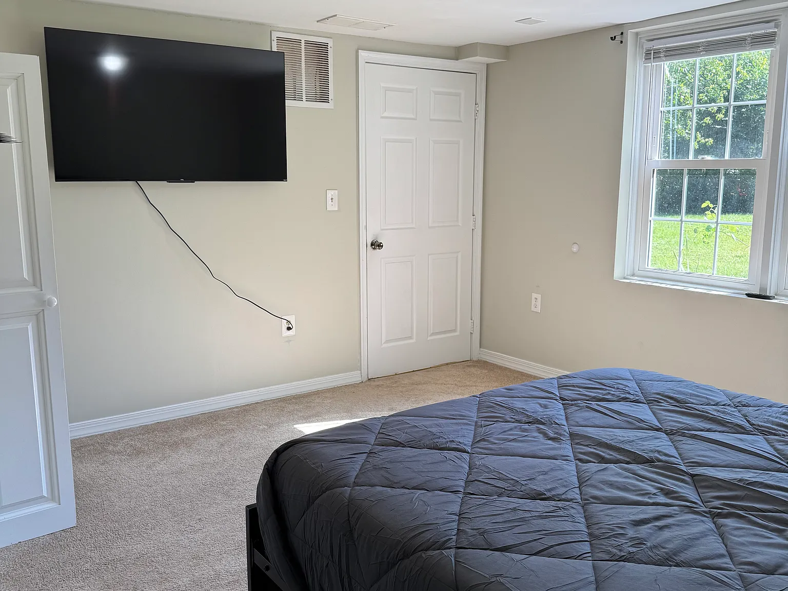 5 bed, 2772 sqft, $800 — Photo 2