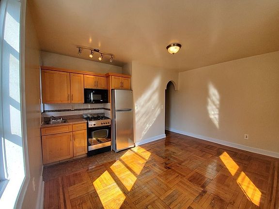 2nd image of 141 W 139th St #46C