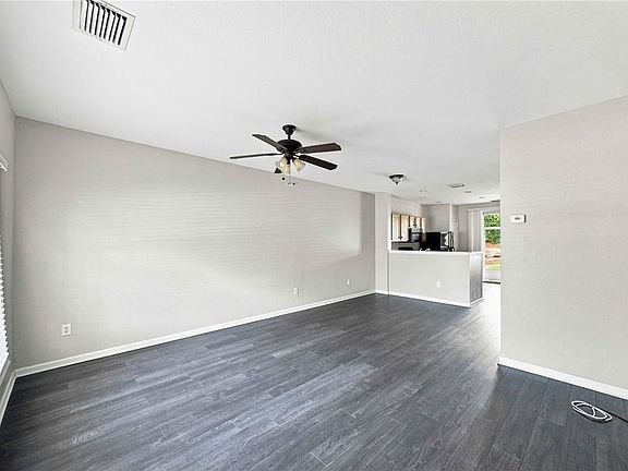 3rd image of 4434 SW 49TH AVENUE