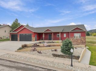 1817 Country Oaks Ln, Spearfish, SD 57783